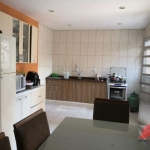 Casa Térrea de 140m², a venda na Mooca, com 2 dormitórios mobiliados, copa e cozinha ampla, sala para dois ambientes, 2 vagas de garagem, 2 banheiros