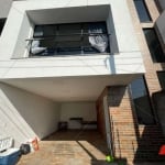 Lindo Sobrado na Vila Antonieta, com 100m2, 2 suíte, sala, cozinha, 3 vagas de garagem coberta deposito e lavabo na garagem