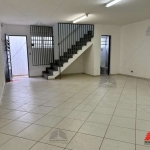 Salão comercia para locação, de 125 m² no São Lucas, 3 banheiros, 2 andares, 4 vagas, quintal, ao lado de pet shop, correios, frutaria, adega