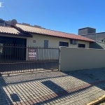 CASA DE ALVENARIA COM 4 DORMITÓRIOS, TERRENO C/ 252M² EM ÓTIMA LOCALIZAÇÃO EM BALNEÁRIO PIÇARRAS-SC