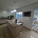 Casa Térrea 144m² 3 quartos, sendo 2 suites, com 3 vagas de garagem -  Campo Grande ( Vila Romana)