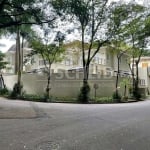 Casa de Condomínio à Venda no Super Quadra Morumbi - 4 Suítes, Piscina e Área Gourmet