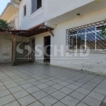 Casa a venda na região de interlagos (bolsão) com 160m², 3 quartos sendo 1 suíte, 4 vagas de garagem