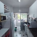 Apartamento a venda no Jardim Marajoara em rua tranquila e arborizada.