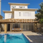 Linda casa ampla com Piscina e area de churrasqueira, Aquecimento solar em um bairro Nobre de SP.