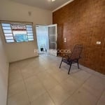 Casa à Venda na Vila Santana: 2 Dormitórios, 2 Vagas e Conforto Próximo ao Carrefour Sonia Maria e