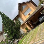 Casa à venda, no Residencial Granja 26 em cotia 3 suites pe direito alto na parte de cima Jardim Co