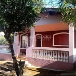 Casa à Venda - 3 Dormitórios com Edícula, Excelente Localização na Vila Carvalho