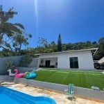 Casa na Praia,com 3 Dorm. e Piscina. aceita Financiamento Porteira  FECHADA