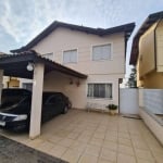 Casa com 3 dormitórios à venda, 200 m² por R$ 770.000 - Granja Viana.