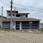 Linda Residência de 3 Quartos, Incluindo Suíte com Banheira, no Bairro Pouso Alegre, em Piracaia-SP