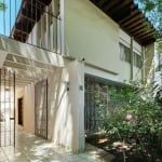 Casa tipo para venda com 4 quartos, 269m²