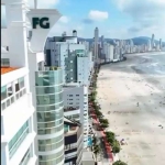 Cobertura triplex frente mar em Balneário Camboriú, alto padrão com osicina privativa 4 suítes e 5 vagas de garagem.