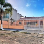 Imperdível oportunidade de compra: Casa à venda no Centro de Balneário Piçarras-SC, com 3 quartos, 1 suíte e 3 vagas de garagem!