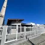 Casa à venda em Barra Velha-SC, bairro Itajuba: 3 quartos, 1 sala, 2 banheiros, 2 vagas de garagem, 196m². Aproveite!