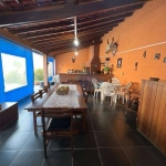 Casa Térrea em ótima localização,com 3 dormitórios,1 suíte,4 vagas,churrasqueira,salão de festas,quintal,aceita permuta por até 50% do valor do imóvel