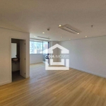 Conjunto para locação com 1 sala em vão livre, 2 banheiros e 1 vaga de garagem. Localizado na Cerqueira César.