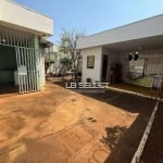 Casa no bairro Nossa Senhora Aparecida com quatro quartos e três vagas de garagem.