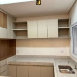 Casa Sobrado à venda 2 suítes, 2 salas, 3 banheiros, 2 vagas de garagem, 83,41m², em Uberlândia-MG, bairro Novo Mundo,