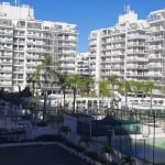 Apartamento de 70m, 2 quartos (ambos com ar split), sendo 1 suíte + banheiro social. Sol passante, andar baixo, vista interna pro lazer , no Recreio dos Bandeirante/RJ