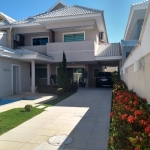 Linda Casa a Venda na Barra C/ 5 Suítes sendo 1 no térreo, Sala 3 Ambientes, Piscina, Churrasqueira, Sauna, Cond. Clube !