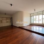 Apartamento na Vila Imperial, com 3 dormitórios (1 suíte), 2 banheiros e 1 vaga de garagem.