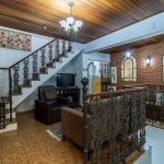 Elegante casa de vila para venda com 5 quartos, sendo 4 suítes, 311m²