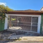 Versátil casa de vila para venda com 3 quartos, sendo 1 suíte, 144m²