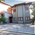 Casa com 3 dormitórios para alugar, 171 m² por R$ 6.800,00/mês - Petit Village - Cotia/SP