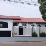 Casa com 3 quartos à venda, 447 m² por R$ 1.600.000 - Champagnat - Londrina/PR