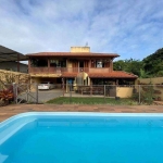 Casa à venda, no Bairro Fazenda Santo Antônio, São José-SC, com 3 quartos, sendo 1 suíte, com 4 vagas