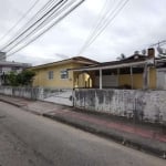 Casa à venda, no Bairro Fazenda Santo Antônio, São José-SC, com 3 quartos, sendo 1 suíte, com 1 vaga