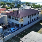 Apartamento à venda, no Bairro Praia de Fora, Palhoça-SC, com 3 quartos, sendo 1 suíte, com 2 vagas