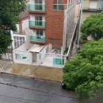 Casa com 3 dorms, Gonzaga, Santos - R$ 1.21 mi, Cod: 24611