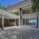 Casa para Venda no bairro Estaleirinho em Balneário Camboriú, 4 quartos sendo 4 suítes, 4 vagas, 785 m² de área total, 524 m² privativos,