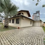 Casa para Venda no bairro Anita Garibaldi em Joinville, 3 quartos sendo 1 suíte, 302 m² de área total, 155 m² privativos,