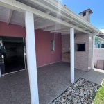 Casa com três dormitórios Rio Vermelho.