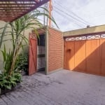 Casa tipo para venda com 4 quartos, sendo 2 suítes, 219m²