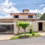 Belo sobrado com sala de tv, piscina aquecida, escritório e aquecimento solar