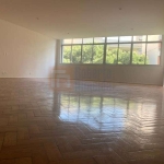 Excelente Apartamento à Venda em Copacabana Andar Alto de 265m² com Sala Ampla 4 Quartos Sendo 1 Suíte com Armários Varanda 2 Vagas de Garagem