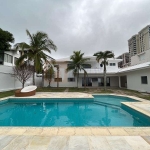 Excelente Casa à Venda ou Locação Condomínio Malibu Barra da Tijuca com 970m² de área útil com 4 Suítes sendo 1 Master 3 Vagas de Garagem