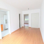 Apartamento com aproximadamente 38m², bem iluminado e arejado, com 01 dormitório, sala, cozinha, área de serviço, banheiro com box. Vaga coberta. Condomínio bem localizado com fácil acesso a Av. Teres