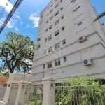 Apartamento bem localizado, na frente do Nacional, com 02 dormitorios, sala conjugada com cozinha,  banheiro social e vaga fixa para carro. Condominio com elevador e portaria 24hs.