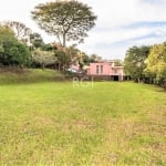 EXCLUSIVIDADE!! Raridade na Vicente Montéggia, área com 3.200m2, ideal para condomínio fechado, investimento para locação e moradia. No terreno uma casa de alvenaria c/ 2 dormitórios, living c/ lareir