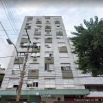 Apartamento originalmente de 1 dormitório, atualmente com área toda integrada como stúdio - recoloca parede do dormitório com facilidade - cozinha e área de serviço separadas, banheiro com ventilação 