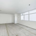 Ampla sala comercial para comprar , com 46 m², box rotativo, situada em local privilegiado - altos da Av. Carlos Gomes (3a. Perimetral). O One Office Carlos Gomes destaca-se em um dos mais importantes