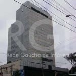 Excelente loja no bairro Bela Vista, na Avenida Carlos Gomes, próxima a Anita Garibaldi com 91,82 metros privativo, toda envidraçada, alto fluxo de carros.&lt;BR&gt;Piso em  porcelanato, forro em gess