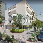 Apartamento para Comprar de 3 dormitórios, com suíte e 2 vagas em Petrópolis.Com 136,23m², este apartamento possui peças amplas e ensolaradas, com 03 dormitórios, sendo 01 suíte, living 02 ambientes, 