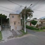 Sobrado dois dormitórios, living dois ambientes, cozinha, pátio, vaga de garagem, terreno com duas casas, ótima localização próximo a todos recursos do bairro.&lt;BR&gt;Agende já sua  visita!