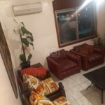 Oportunidade  na Zona Sul!&lt;BR&gt;&lt;BR&gt;Apartamento  bairro Cristal 03 dormitórios com 72 m² de área privativa,  cozinha, sala. Pátio com  churrasqueira garagem individual fechada, 01 banheiro, 